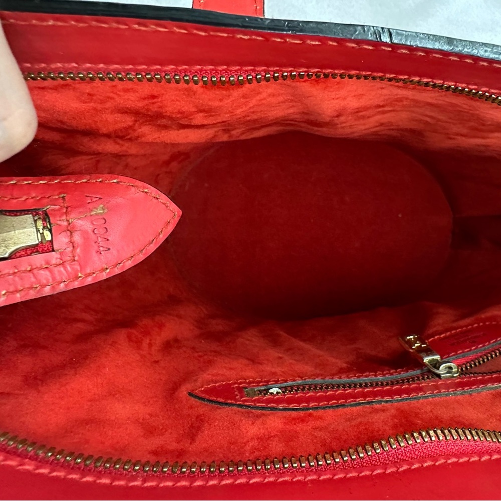 Louis Vuitton Epi Saint Jacques Shoulder Bag - Picture 10 of 12